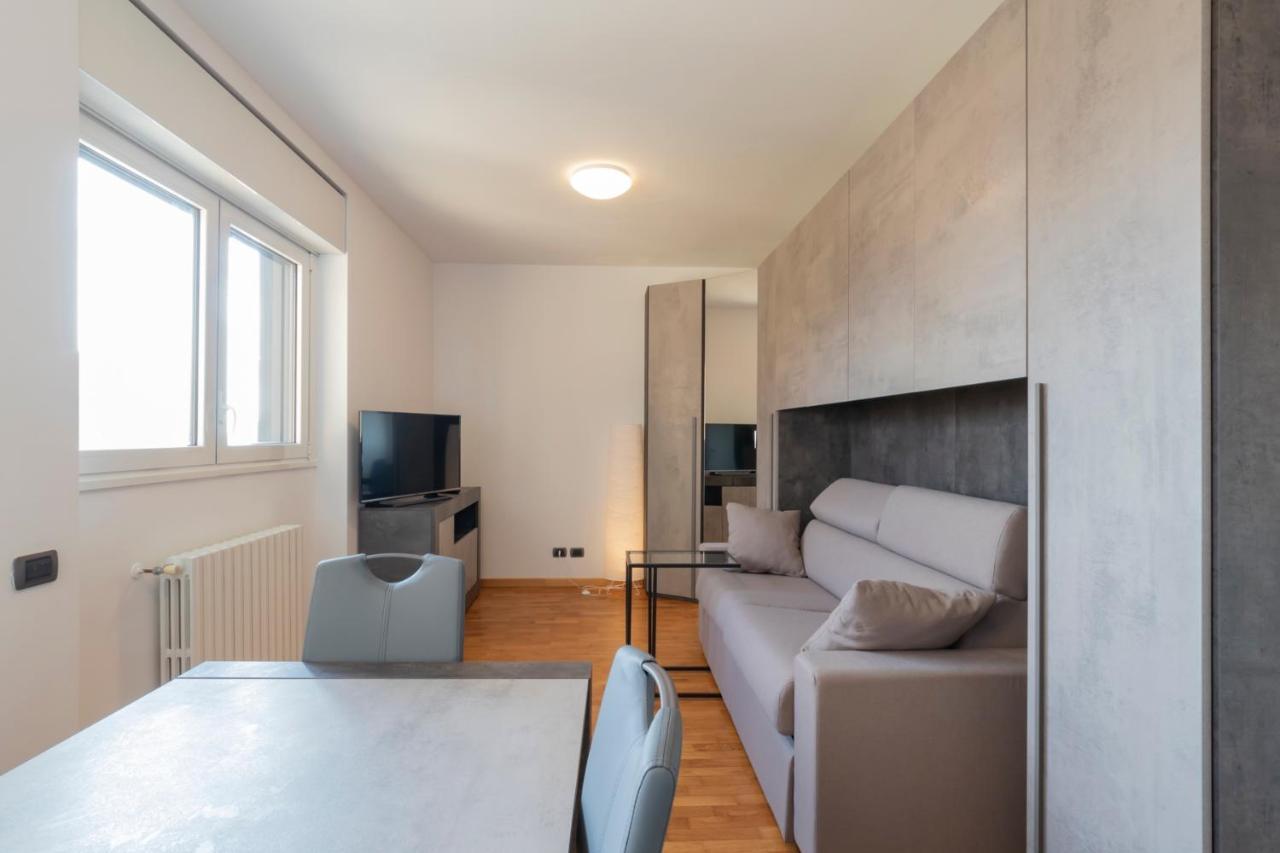 Apartamento Splendida Terrazza Su Arcimboldi - Milano Bicocca Exterior foto
